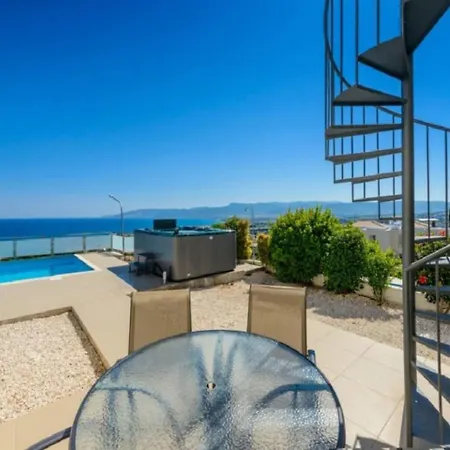 Enjoy A Holiday Of A Lifetime Renting Your Own 5 Star Private In At The Best Rate, 1321 * نيو تشوريو