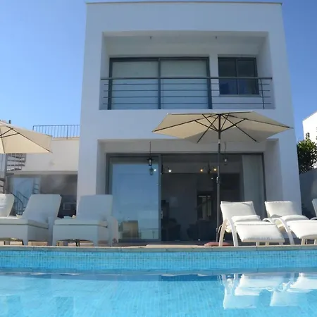 Enjoy A Holiday Of A Lifetime Renting Your Own 5 Star Private In At The Best Rate, 1321
